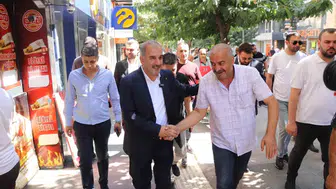 İdris Alan Elazığ esnafıyla bir araya gelerek seçim çalışmalarına hız verdi