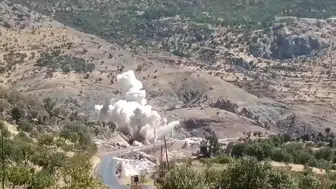 Siirt Pervari yolunda kaya kütleleri kontrollü patlatma ile temizlendi