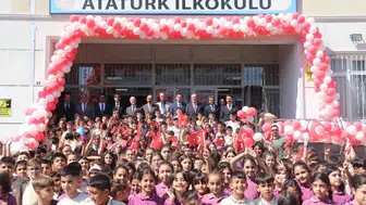 Bingöl'de yeni eğitim yılı coşkulu bir törenle başladı
