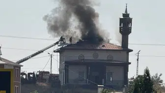 Ağrı Küpkıran Mahallesi'ndeki cami çatısında korkutan yangın