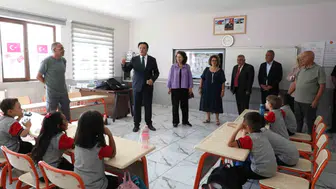 Tunceli'de öğrencilere 500 paket kırtasiye desteği