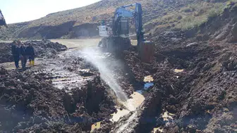 Hakkari'de 3 bin 500 rakımda su hattı için zorlu çalışma