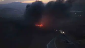 Elazığ'da lastik deposunda çıkan yangın paniğe neden oldu
