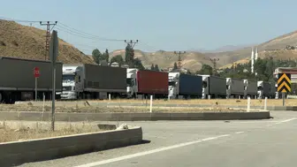 Esendere Gümrük Kapısı önünde kilometrelerce tır kuyruğu oluştu