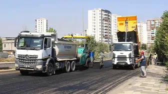 Diyarbakır'da iki ana cadde 10 bin 400 ton asfaltla yenilendi