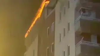 Diyarbakır Yenişehir'de sekiz katlı binanın çatısı alevlere teslim oldu