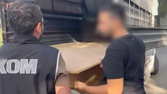Batman yolunda yakalanan araçtan binlerce paket kaçak sigara çıktı