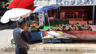 Elazığ'da 134 kiloluk dev orkinos balık tezgahlarını hareketlendirdi
