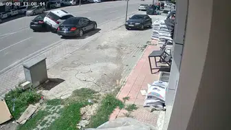 Elazığ Karakoçan'da aynı kavşakta bir gün arayla iki kaza yaşandı