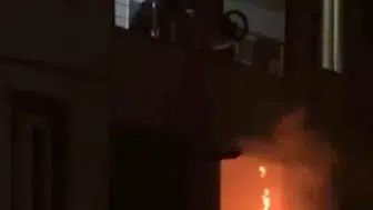 Kurtalan ilçesinde bir apartman dairesinde yangın paniği yaşandı