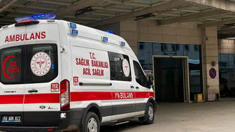 Siirt'te fıstık işçilerini taşıyan tarım aracı devrildi