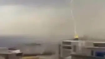 Şırnak'ta 8 katlı binaya yıldırım isabet etti