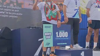 Cizreli sporcu Ramazan Değer Haliç koşusunda podyuma çıktı