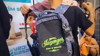 Diyarbakırlı iş insanı yüz öğrenciye kırtasiye desteği sağladı