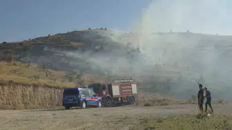 Gercüş Ayrancı Tepesi mevkiinde çıkan örtü yangını kontrol altına alındı