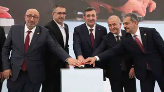 Cevdet Yılmaz Türkiye sağlık sistemindeki büyük dönüşümü Elazığ'da anlattı