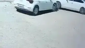 Diyarbakır'da site içinde korkutan kaza güvenlik kamerasına yansıdı