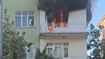 Elazığ Rüstempaşa Mahallesinde korkutan apartman yangını