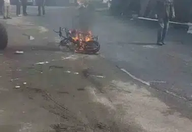 Bingöl sanayi sitesinde kaynak çalışması sırasında motosiklet alevlere teslim oldu