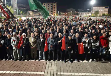 Muş halkı Gazze saldırılarını protesto etmek için meydanlara indi