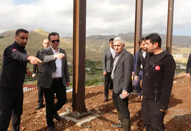 Bitlis'te çığ riskine karşı 1270 metrelik kar perdesi yapılacak