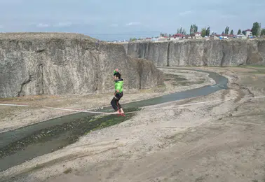 Ağrı Diyadin Kanyonu üzerinde nefes kesen halat yürüyüşü