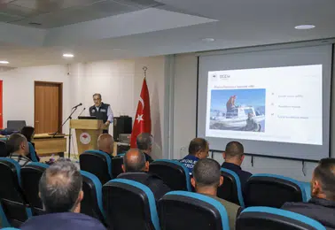 Bingöl'de balık üreticilerine hastalıklarla mücadele ve verimlilik eğitimi verildi