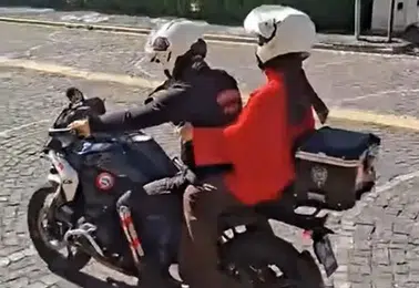 Bingöl'de polis ekipleri KPSS adaylarını sınava yetiştirdi