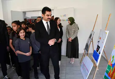 Beytüşşebap'ta Cumhuriyet coşkusu resim ve fotoğraf sergisiyle başladı