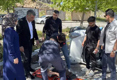 Elazığ yolunda kaza geçiren çocuğun imdadına Gürsel Erol yetişti