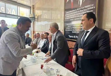 Birecik bayramlaşma töreninde siyaset ve halk bir araya geldi