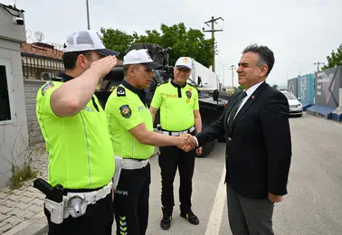 Elazığ Emniyet Müdürü bayram mesaisindeki polislerle buluştu