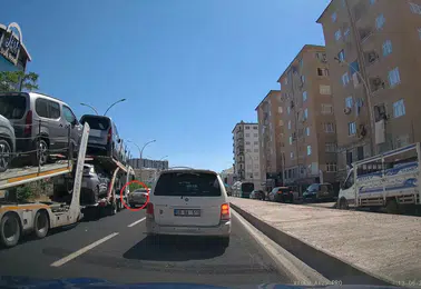 Diyarbakır trafiğinde ucuz atlatılan tehlike kamerada
