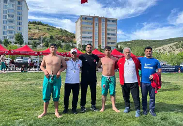 Elazığlı genç güreşçi Türkiye ikincisi oldu