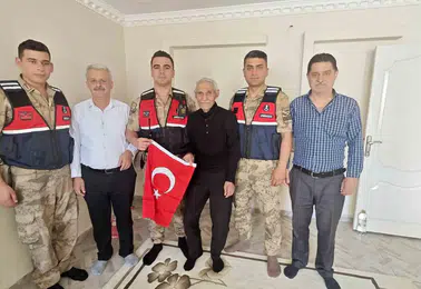 Sason’da jandarmadan şehit babalarına vefa ziyareti