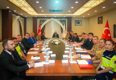 Hakkari polis ve jandarmadan geniş çaplı operasyon