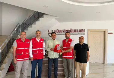 Mardinli iş insanı Veysi Duyan Kızılay’dan ödül aldı