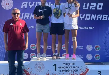 Muşlu Elif Akçiçek Türkiye şampiyonu oldu