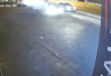 Bingöl’de trafik kazası iş yerini teğet geçti
