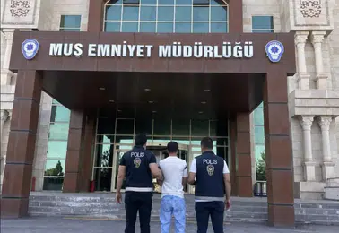 Muş polisi aranan hükümlüyü uyuşturucu suçundan cezaevine gönderdi