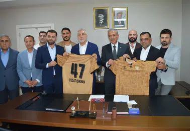Bakan Işıkhan Mardin 1969 Spor Kulübünü Ziyaret Etti