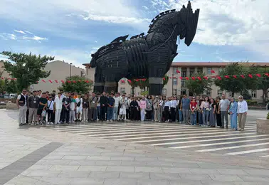 Ağrılı gençler tarih yolculuğunda Çanakkale ve Ankara duraklarını ziyaret ediyor