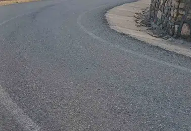 Siirt Kurtalan yolunda kamyonet şarampole yuvarlandı