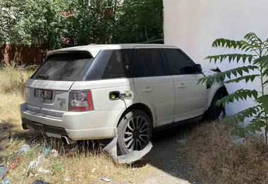 Elazığ’da kontrolden çıkan cip kaldırımda yürüyen genci hayattan kopardı