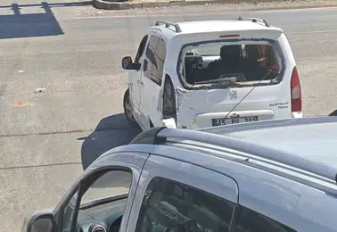 Diyarbakır Mardin yolunda zincirleme kaza sonucu iki kişi yaralandı
