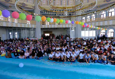 Tuşba ilçesinde yaz Kur'an kursları coşkulu bir törenle sona erdi