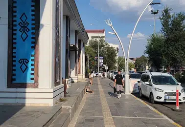 Tunceli'de 35 derece sıcakta Munzur Dağları'nda kar sürprizi