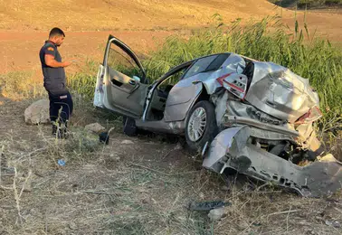 Kurtalan'da otomobil devrildi, 3 kişi yaralandı
