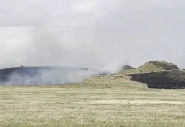 Bitlis Ahlat ve Tatvan arasında çıkan otluk yangını korkuttu