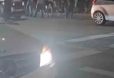 Bingöl'de bisiklete çarpan otomobil sürücüsünü yaraladı
